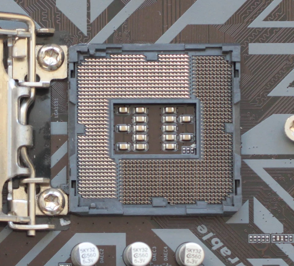 GIGABYTE Z370M DS3H LGA1151 DDR4 MOTHERBOARD - I/O SHIELD - TESTED - Image 2 of 3