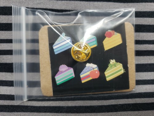 Prendedor Loungefly X Disney Princesa Pastel Caja Ciega - Jazmín - Imagen 3 de 4