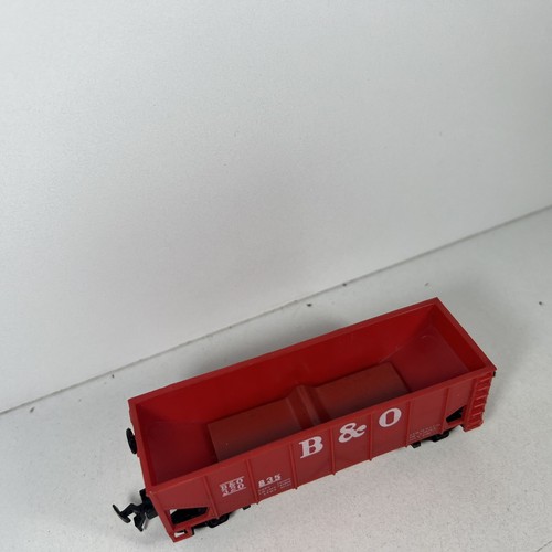 Life Like HO Baltimore & Ohio 2-Bay Hopper Car B&O 320835 Model Freight Car BJ2 - Picture 2 of 10