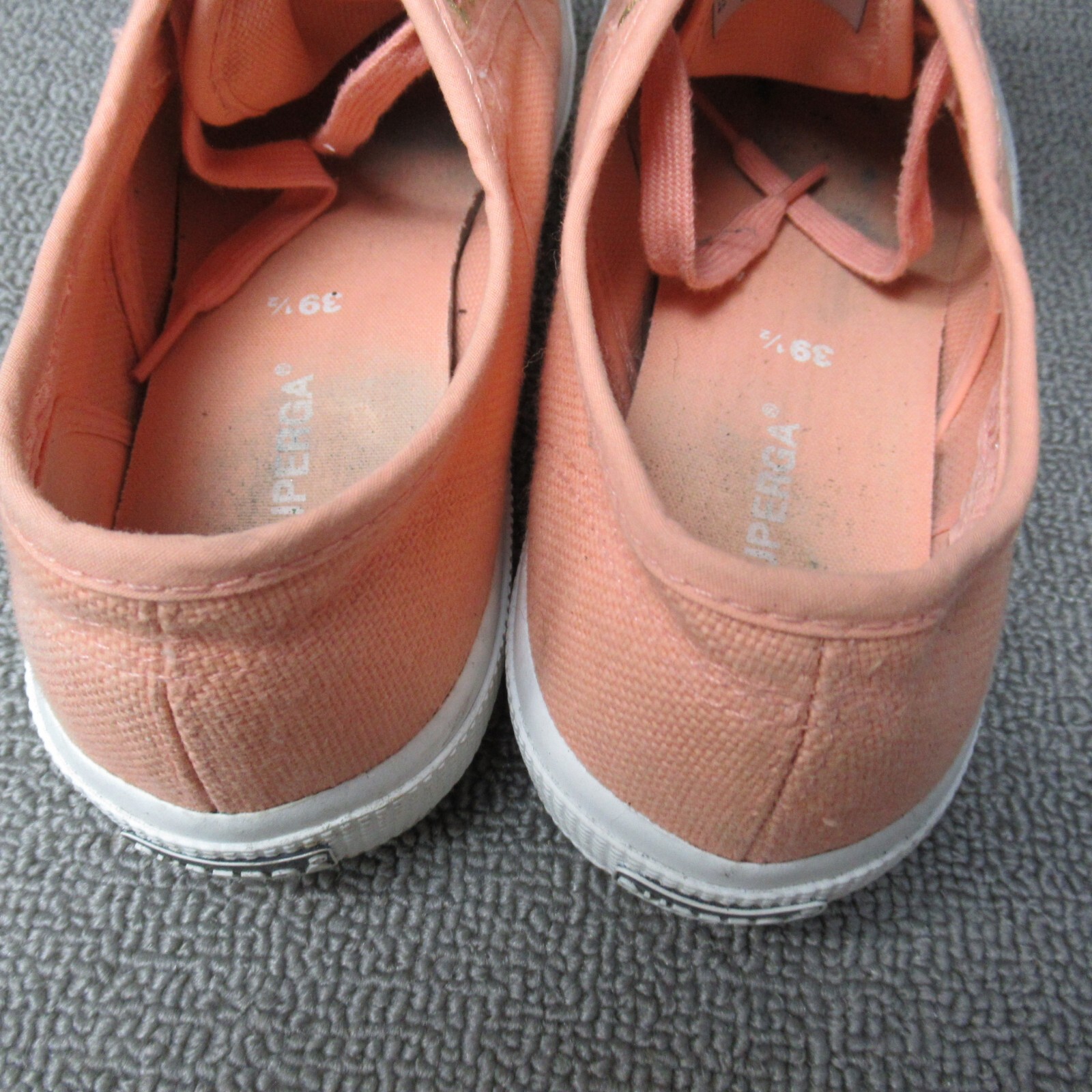 Foto 6 di 16