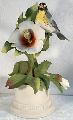 Boehm ~ YELLOW THROATED WARBLER   431 ~ Porcelain Bird Figurine - USA 