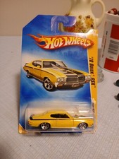Hot Wheels '70 BUICK GSX Yellow w/Chrome 5 Spoke Wheels 2009 Model (7 of 42)