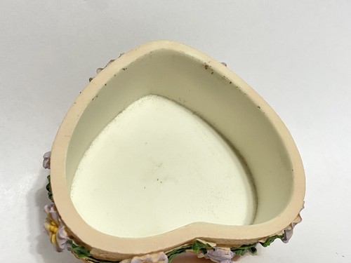 Heart Shaped Music Box, Wind Beneath My Wings, Heritage House, Ceramic with Felt - Picture 10 of 14