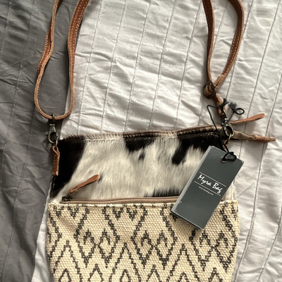 Myra Bag Geometric Crossbody Bag Zip Detachable Strap Lined Pockets Brown