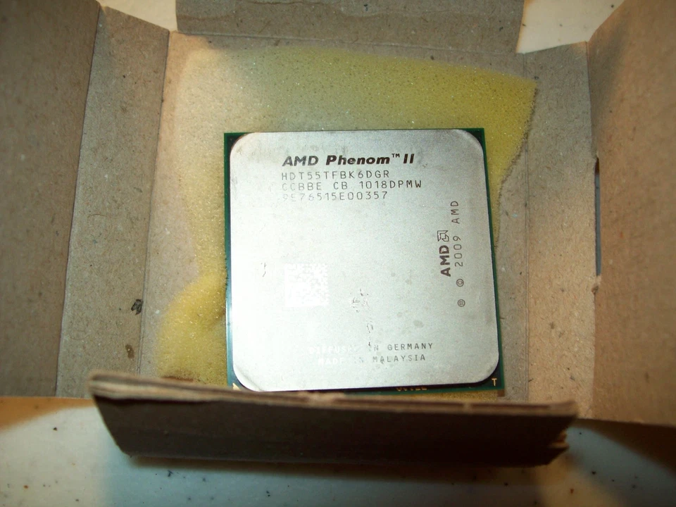 AMD Phenom II X6 1055T 2.8 GHz 6 Core 9MB L2 Cache Socket AM3 CPU HDT55TFBK6DGR - Image 3 of 4