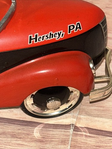 Hershey 1940 Gendron Pedal Car Bank New in Box 1999, tow - Picture 8 of 18