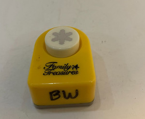 Family Treasures Snowflake Paper Punch