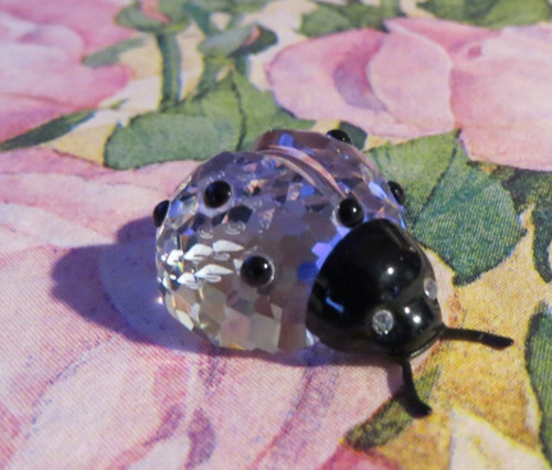 SWAROVSKI JET CRYSTAL LADYBUG LADYBIRD IN THE SECRET GARDEN AUSTRIA SWAN MAIR