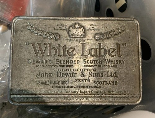 Vintage 1975 White Label Dewars Blended Scotch Whisky Belt Buckle USA 3.3x2 1/4