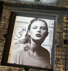 Taylor Swift Reputation Tour Vip Box for sale | eBay