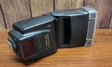 Quantaray QDC 900WA Camera Flash w/ Swivel  Tilt 