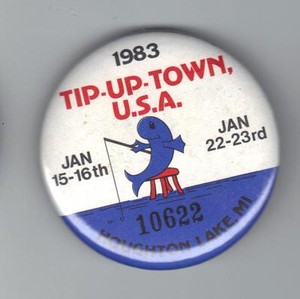 1983 TIP UP TOWN BADGE PIN PINBACK-MICHIGAN DNR DEER BEAR FISHING PATCH LICENSE