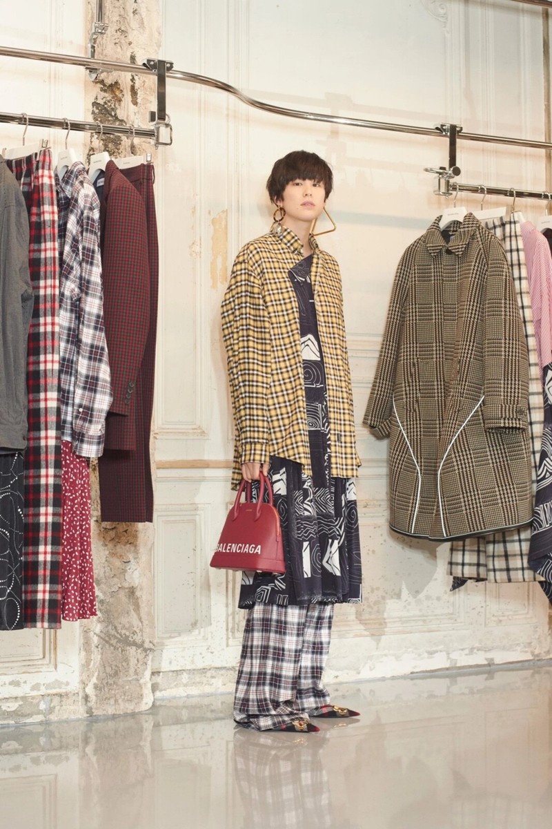 67832 auth BALENCIAGA red black white 2018 PLAID PYJAMA 67832 auth BALENCIAGA red black white 2018 PLAID PYJAMA