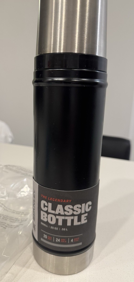 Supreme Stanley 20 oz. Vacuum Insulated Bottle Black NEW | eBay