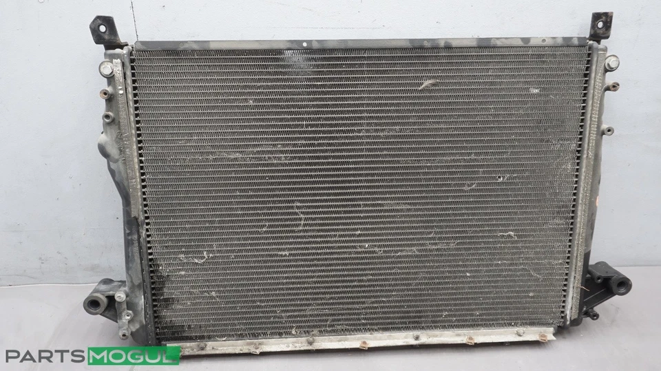 Radiador de refrigeração do motor 2005-2007 Maserati Quattroporte M139 000223561 fabricante de equipamento original - Imagem 4 de 4