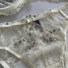 Victoria's Secret Designer Swarovski Crystal Yellow 32C /34C Bra L Panty Set