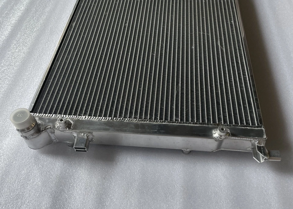 👍Radiador de aluminio apto para Audi A3 RS3 8P, TT RS 8J 2.5 TFSI 2010-2013 OE#8J01251B Foto 3 de 4