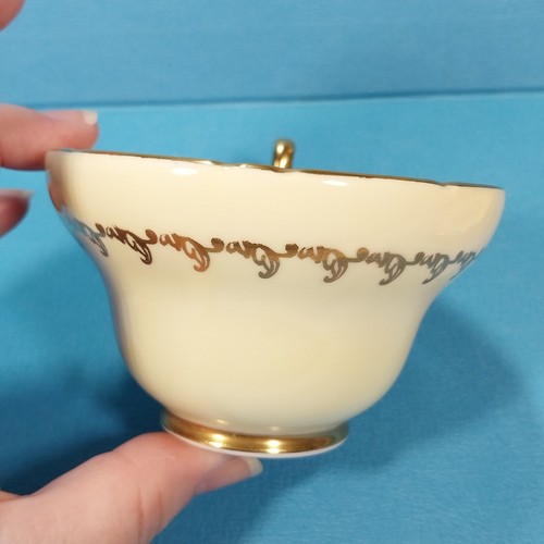 Vintage EB FOLEY 3402 Teacup & Saucer Pale Yellow w/ Rose, Bouquet & Gold Gilt - Picture 8 of 11