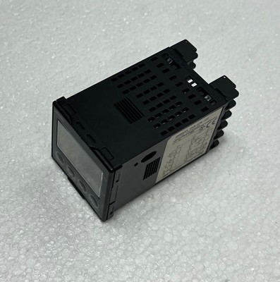 Omron E5cn-r2ml-500 Temperature Digital Controller 100 To 240v Ac
