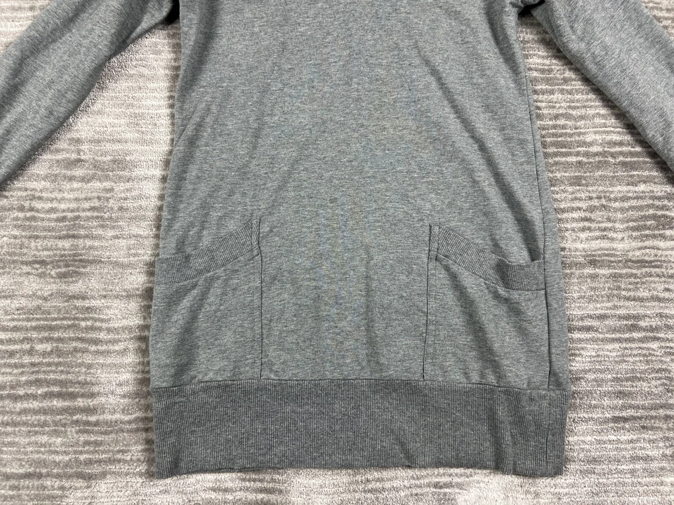 Suéter Mossimo Mujer Pequeño Gris Manga Larga Bolsillos Capucha Cuello Foto 3 de 4