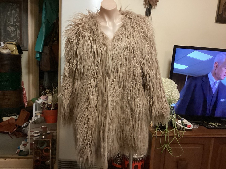 SIMPLEE brown Shaggy Festival Fur Coat Size L