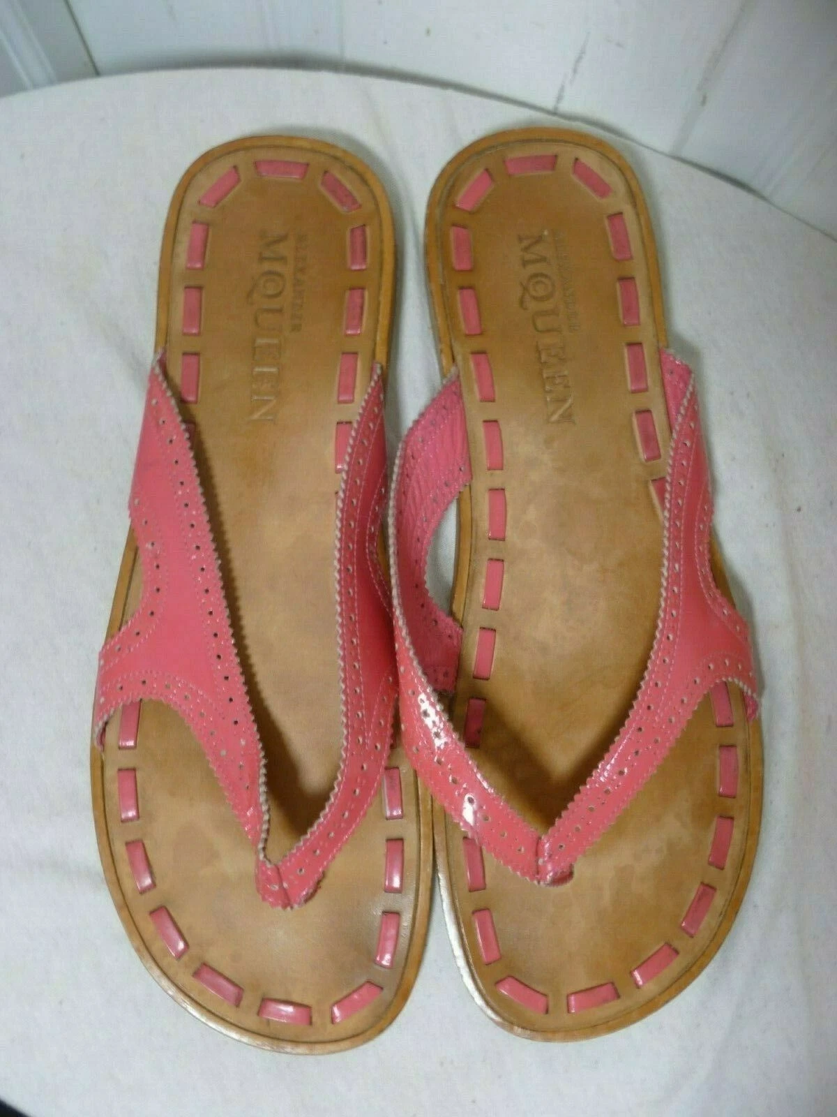 SANDALI DONNA ALEXANDER MCQUEEN ROSA VERNICE TANGA PIATTA EU 421 2 US 12