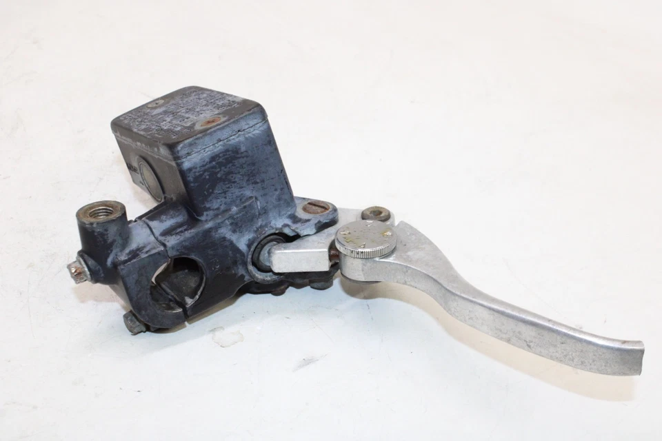 89-96 SUZUKI GS500E OEM FRONT BRAKE MASTER CYLINDER W LEVER - Image 4 of 4