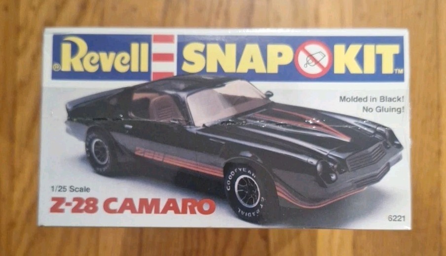 1981 Revell Z-28 CAMARO Snap Kit 1/25 Scale - New / Sealed No