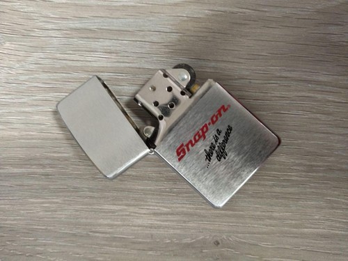 Doppelseitiges Design Snap on 75th Anniversary Zippo Selten
