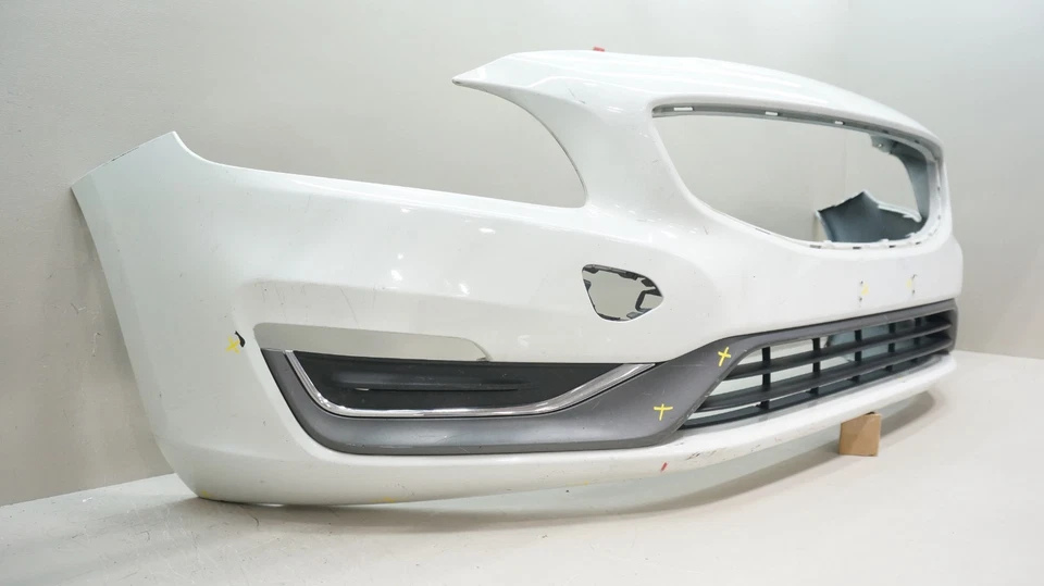 Panel de cubierta del parachoques delantero OEM Volvo S60 2014-2018 Foto 3 de 4