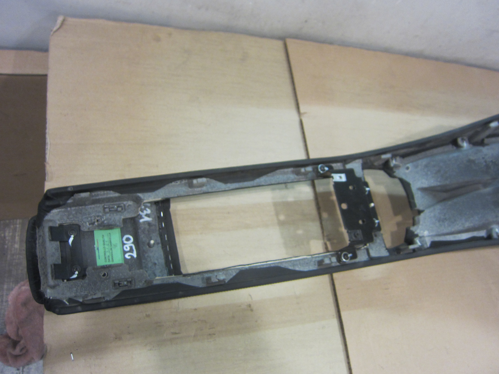 Ferrari California - Center Tunnel /Console - Black - P/N 81302300