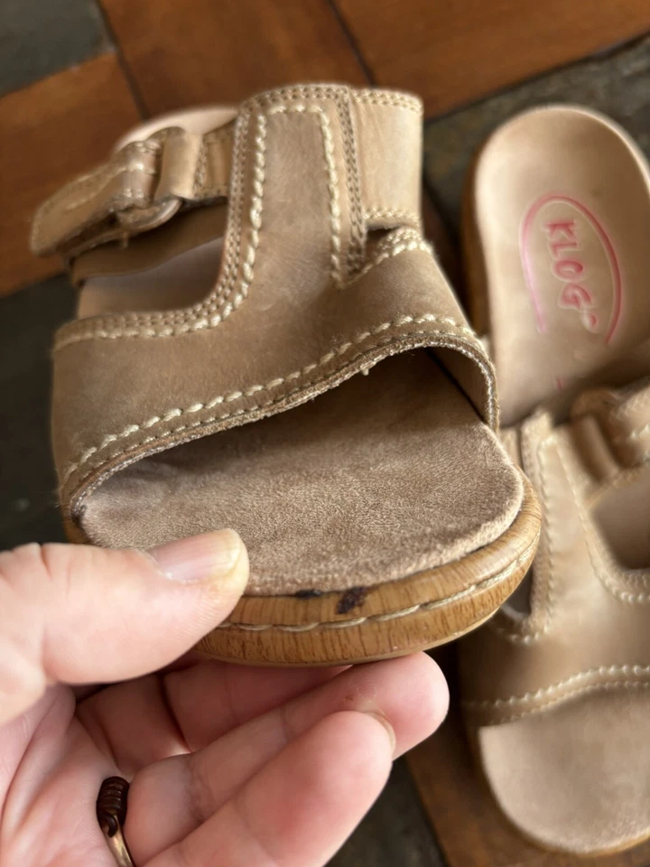 Klogs Women’s 9 Tan Leather Wedge Sandals Slip Resistant Clog - Image 3 of 4