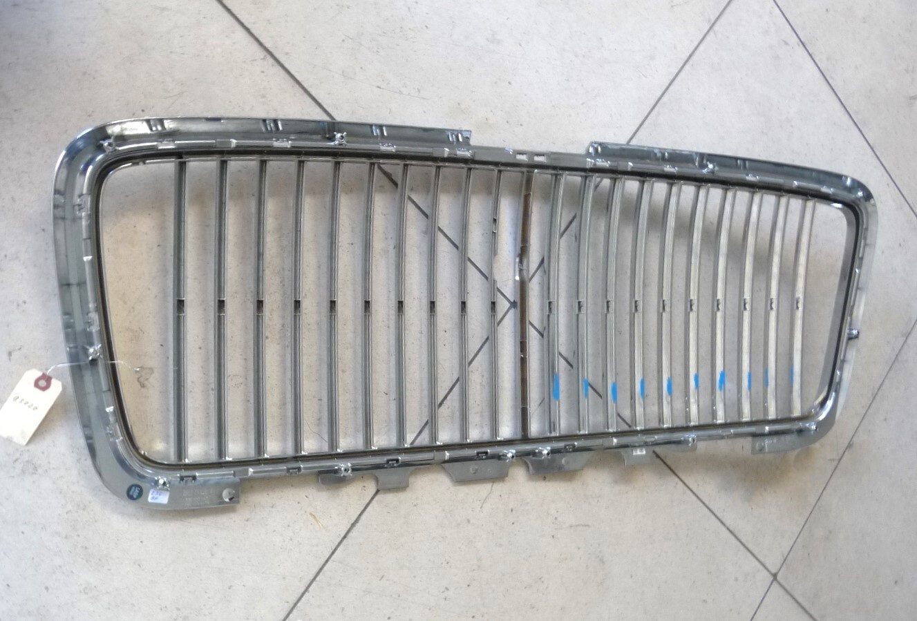 20-23 Bentley Flying Spur Front Radiator Grille Calendar 3SE853667A Damaged OEM
