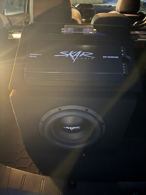 Skar Audio SVR-10 D2 10'' subwoofer. Comes with box and 1200 watt amplifier