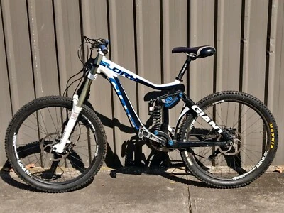 gumtree downhill mountain bike
