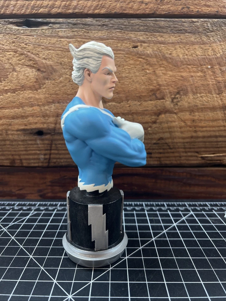 Bowen Designs Quicksilver Blue Suit 1/8 Scale Mini Bust Marvel X-Men 0418/3000 - Image 4 of 4