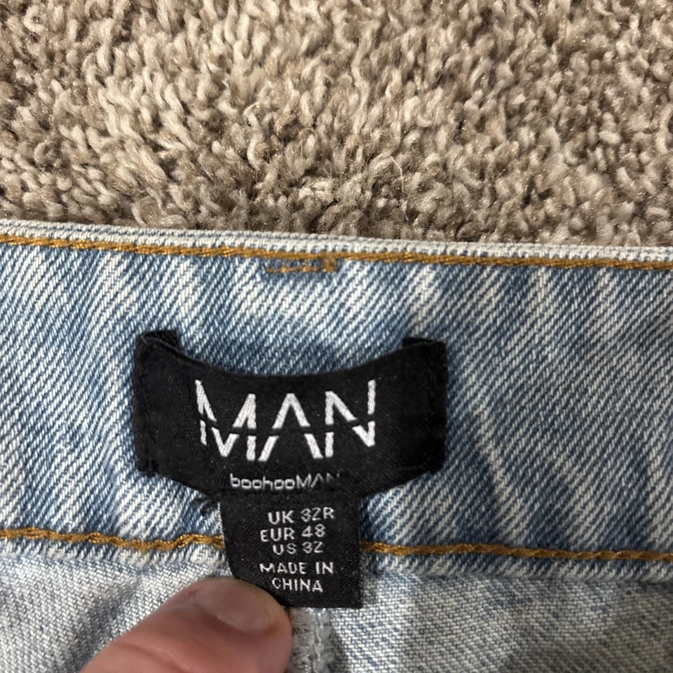 BoohooMAN Light wash carpenter/cargo Denim Jeans, Straps, Buttons 32 - Image 3 of 4