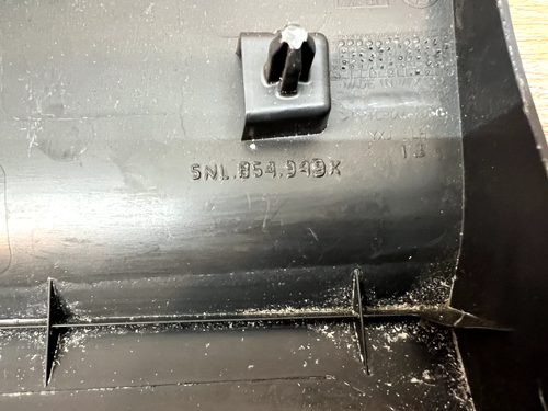 2018-2024 VOLKSWAGEN TIGUAN LH DOOR MOULDING OEM 5NL.854.949.K - Picture 10 of 12