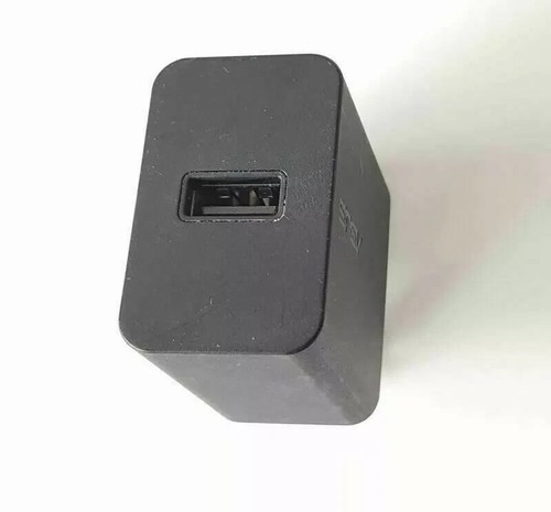 The Essential Travel Essential: Asus Wall Charger (AD2037320) - Compact - Picture 2 of 2