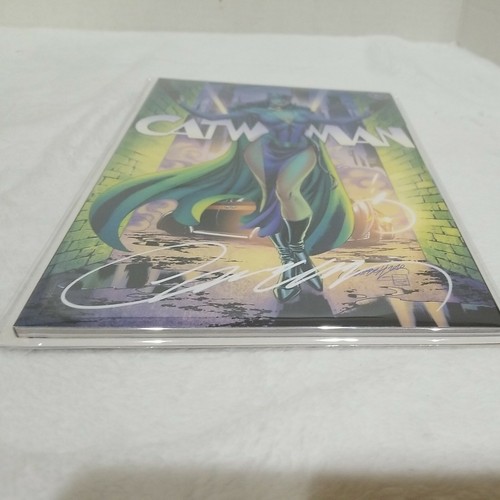 Catwoman 80th Anniversary Special #1 J Scott Campbell Cover G Signed COA - Picture 12 of 12