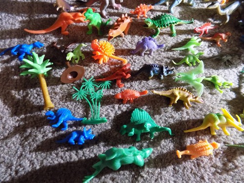 Huge Lot 79 Of Big Medium & mini Dinosaurs ferns trees Plastic Vinyl Toys t-rex+ - Picture 12 of 17