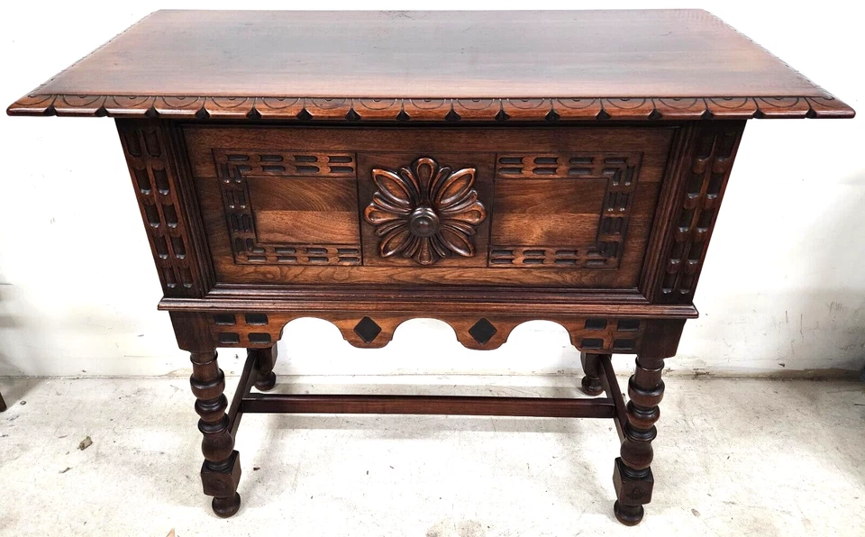 Consola antigua mesa buffet nogal de KITTINGER Foto 3 de 4