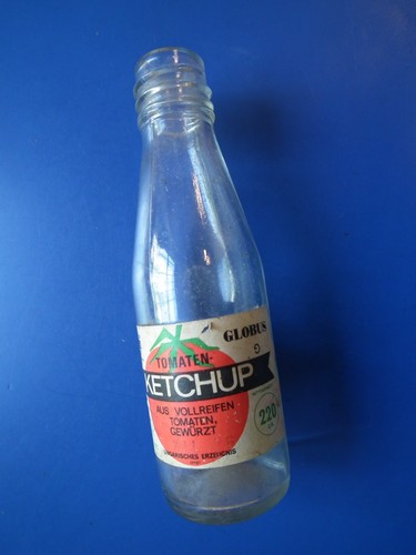 originale Flasche Tomatenketchup - als Dekoartikel Osten DDR Museum ohne Deckel