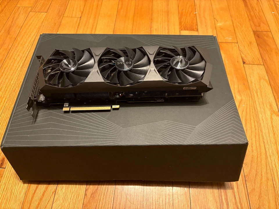 Tarjeta de gráficos ZOTAC GAMING GeForce RTX 3090 Trinity OC 24GB GDDR6X Foto 4 de 4