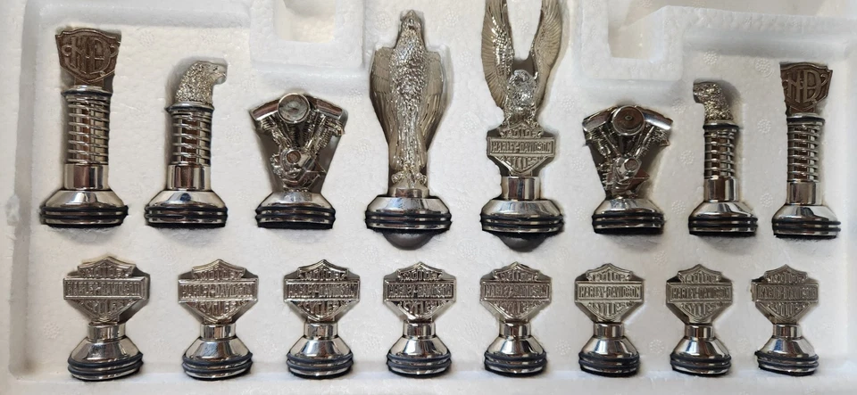 Raro juego de ajedrez coleccionable Harley Davidson 1995 edición limitada #127 de 3000 Foto 3 de 4