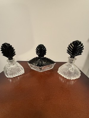 Art Deco-vanity Glass Perfume And Powder Set