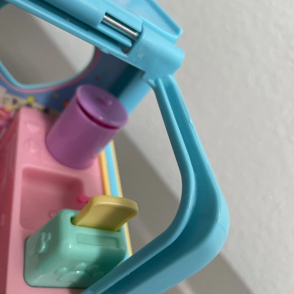 Spin Master Chubby Puppies & Friends Vacation Travel trailer camper Kitchen RV - Image 3 of 4