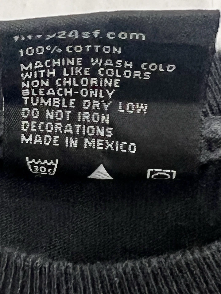 Camisa Pushead De Colección Fifty24SF Pequeña Negra Rara Metallica inadaptada Arte Calavera Foto 4 de 4