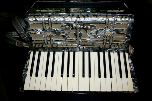 Antique REX-ROYAL Accordion 6" keys 3/4" wide