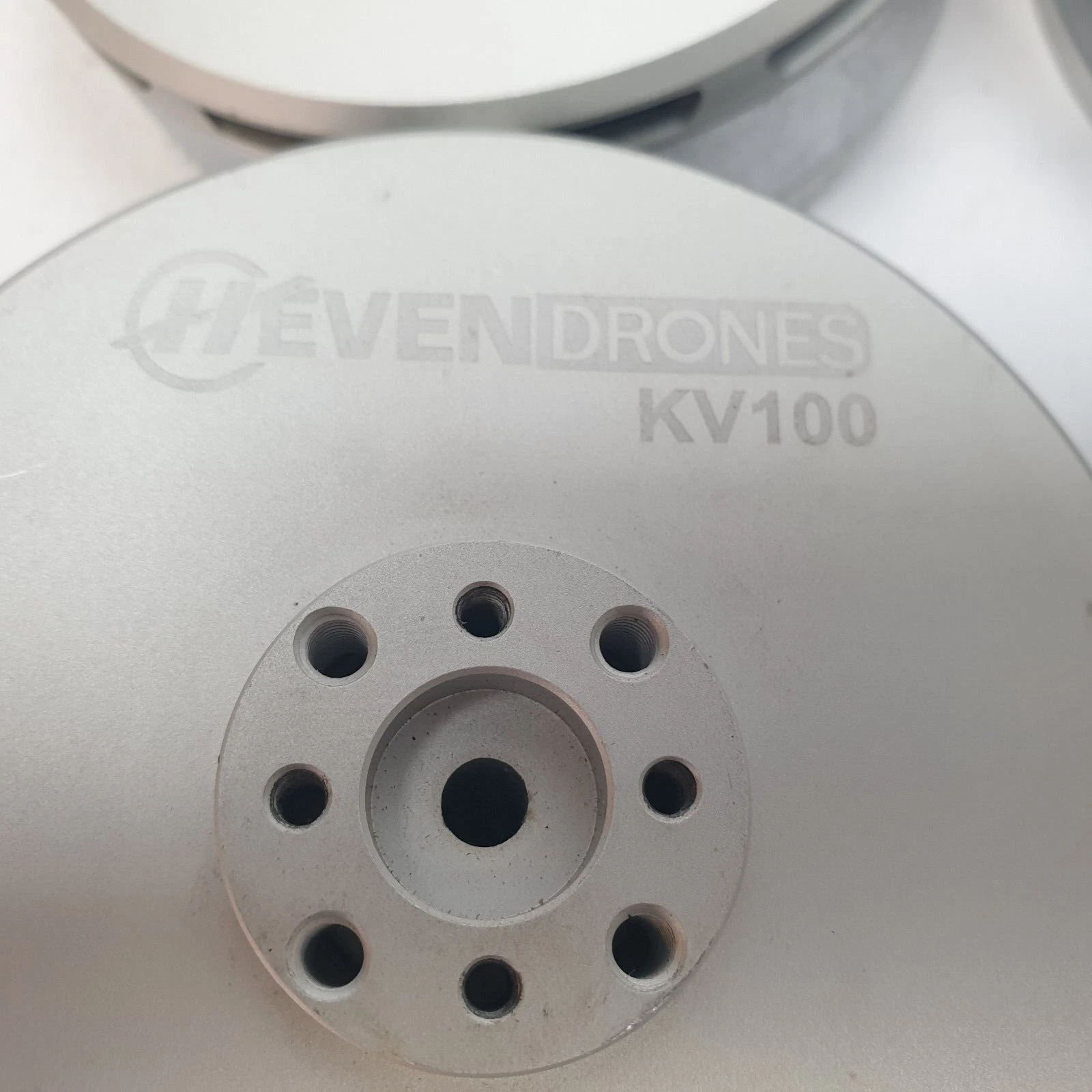 HEVEN DRONES KV100 engraving and 8-hole propeller hub on the motor top